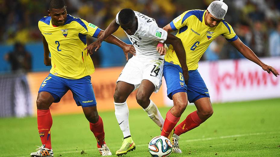 Lance no jogo entre Equador e França no Maracanã, no Rio