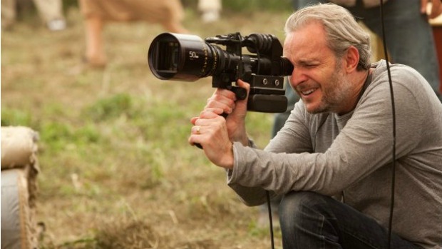 O diretor Francis Lawrence no set de Água Para Elefantes