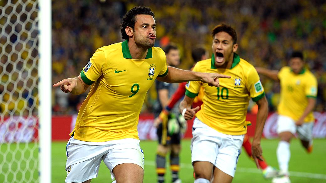 Fred e Neymar brilharam na campanha da Copa das Confederações; no Mundial, porém, a concorrência será maior