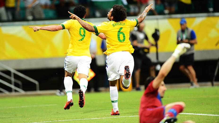 Jogador Fred comemora gol contra a Itália, pela Copa das Confederações, em Salvador