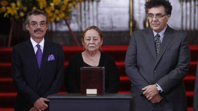 Amigos e familiares prestam as últimas homenagens a Gabriel García Márquez, nesta segunda-feira (21)