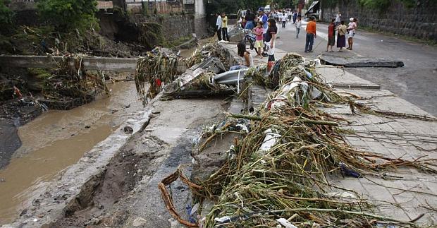 Chuvas intensas deixaram rastro de destruição por El Salvador