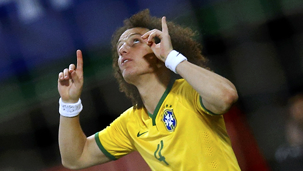 David Luiz comemora gol contra a Austria