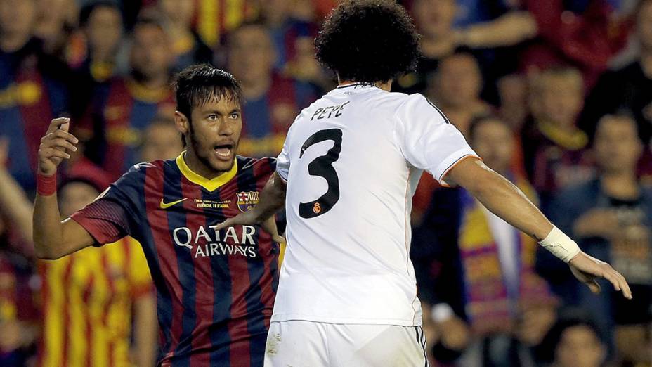 Neymar se desentendeu com Pepe durante a partida