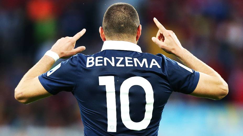 Benzema comemora gol da França contra Honduras no Beira-Rio, em Porto Alegre