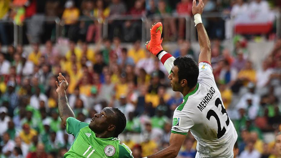 Lance no jogo entre Irã e Nigéria na Arena da Baixada, em Curitiba