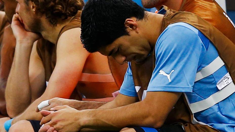 O uruguaio Luis Suárez reage ao gol da Costa Rica, no Castelão em Fortaleza