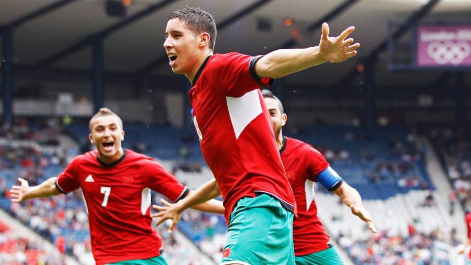 Abdelaziz Barrada da seleção do Marrocos comemora o primeiro gol em partida contra Honduras, nos Jogos Olímpicos de Londres 2012