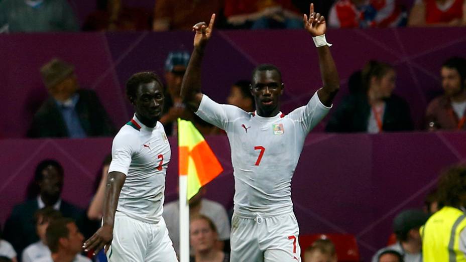 Moussa Konate comemora o gol de empate de seleção de Senegal em partida contra a Grã-Bretanha válida pela primeira rodada dos Jogos Olímpicos de Londres 2012