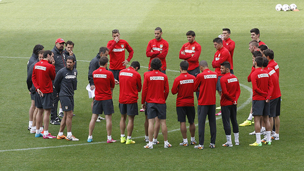 Jogadores durante treino do Atlético de Madri, na Espanha