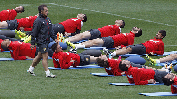 Jogadores durante treino do Atlético de Madri, na Espanha