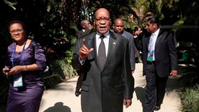 O presidente sul-africano Jacob Zuma, chega para a reunião dos BRICS em Los Cabos, no México