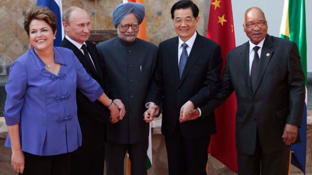 A presidente Dilma Rousseff, o presidente russo Vladmir Putin, o primeiro-ministro indiano Manmaham Singh, o presidente chinês Hu Jintao e o presidente sul-africano Jacob Zuma, no encotro dos líderes do BRICS, durante o G20, no México