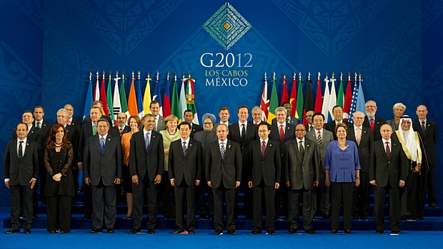 Líderes do G20 posam para a foto oficial da cúpula de Los Cabos, no México