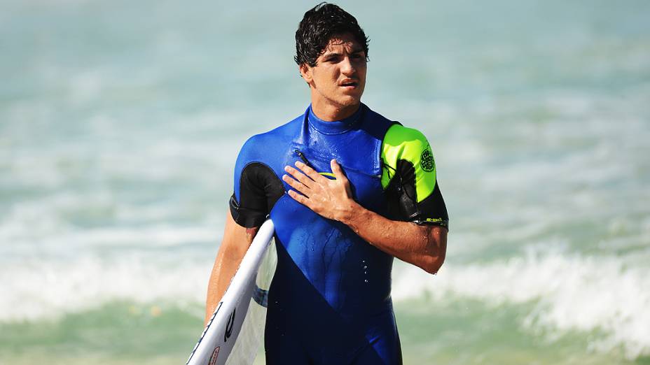 O surfista Gabriel Medina em ação na praia do Pepê, na Barra da Tijuca, Rio de Janeiro