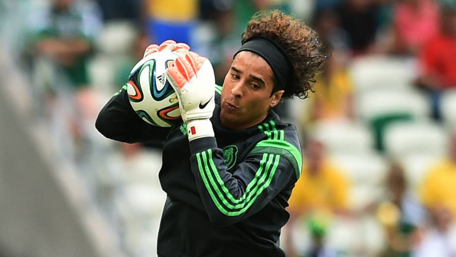 O goleiro mexicano Guillermo Ochoa