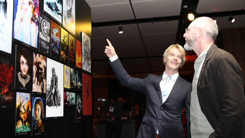 Liam Cunnigham e Alfie Allen participam da abertura da exposição internacional da série Game of Thrones, em São Paulo