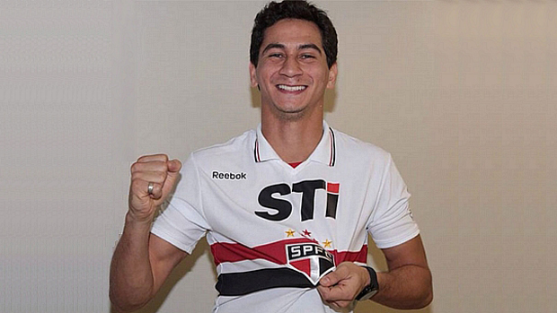 Ganso, enfim, vestiu a camisa do São Paulo