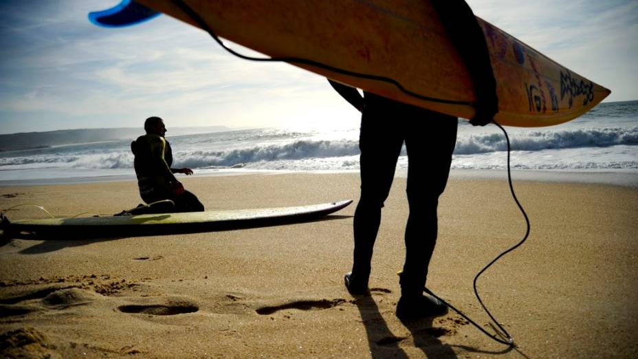 O surfista americano Garrett McNamara em Nazaré, Portugal, no dia da quebra de seu recorde mundial