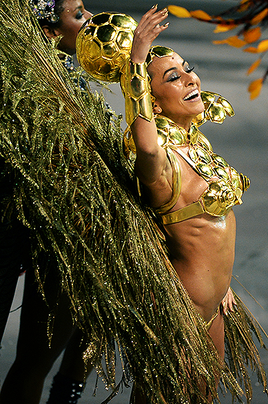 Sabrina Sato no desfile da Gaviões, em São Paulo