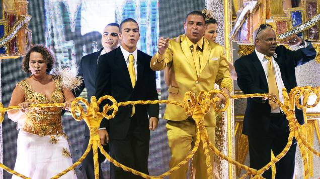 Ronaldo foi o homenageado da Gaviões da Fiel no Carnaval 2014