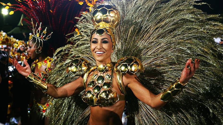 Sabrina Sato no desfile da Gaviões da Fiel, no Sambódromo do Anhembi