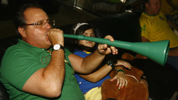 O ex-ministro Geddel Vieira Lima sopra a vuvuzela: verbas foram para a Bahia, onde ele disputa o governo do estado.