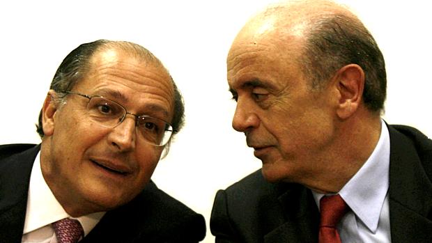 Geraldo Alckmin e José Serra, do PSDB, em encontro no Palácio dos Bandeirantes, sede do governo de São Paulo