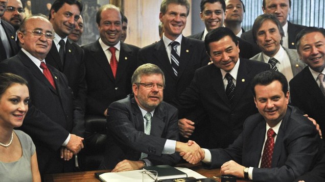 O presidente da Câmara dos Deputados, Marco Maia, recebe o prefeito de São Paulo, Gilberto Kassab e a executiva nacional do PSD