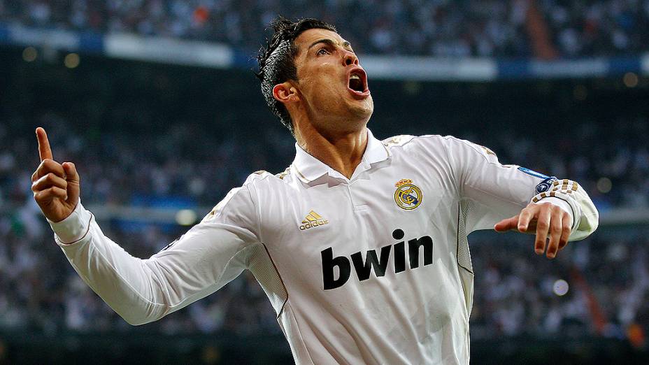 Cristiano Ronaldo comemora gol do Real Madrid sobre o Bayern em partida que vale vaga na final da Copa dos Campeões
