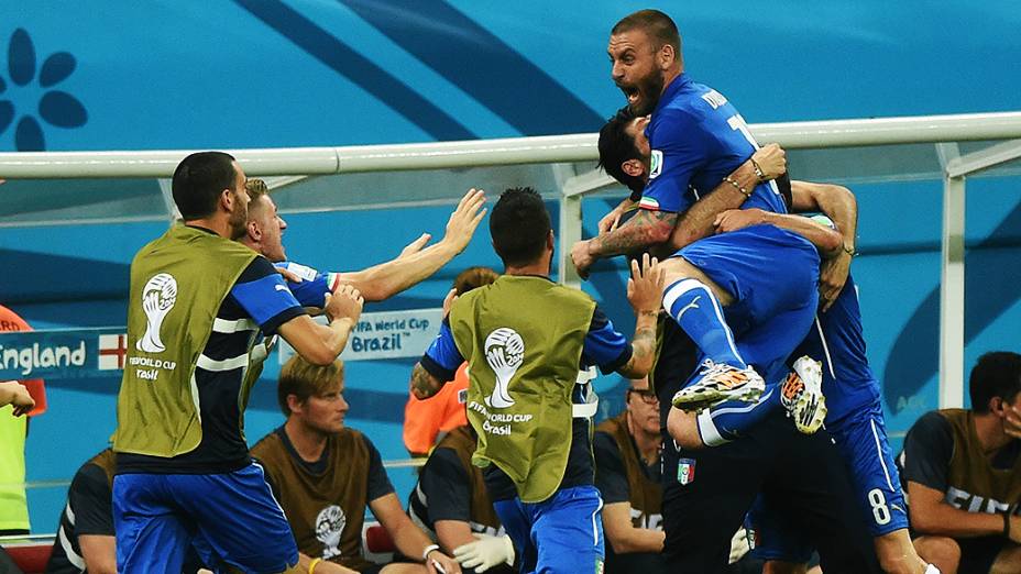 Jogadores da Itália comemora gol contra a Inglaterra na Arena Amazônia, em Manaus