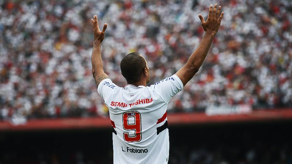 Partida entre São Paulo e Fluminense, no estádio do Morumbi