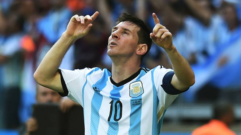 Lionel Messi comemora o único gol da Argentina contra o Irã no Mineirão, em Belo Horizonte