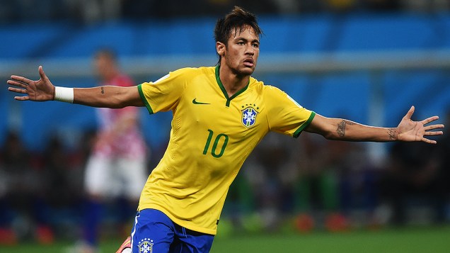 Neymar comemora gol de empate na vitória por 3 a 1 da seleção brasileira sobre a Croácia na partida de abertura da Copa do Mundo no Itaquerão, em São Paulo