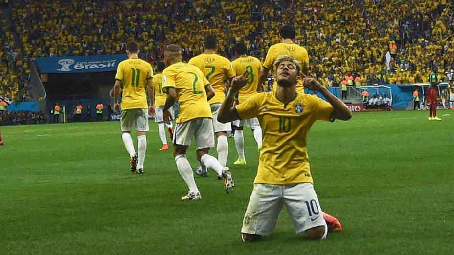 Neymar comemora gol contra Camarões no Mané Garrincha, em Salvador