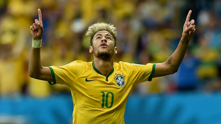 Neymar comemora gol contra Camarões no Mané Garrincha, em Salvador