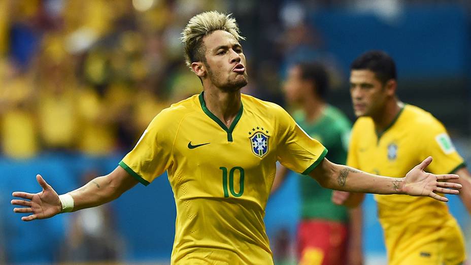 Neymar comemora gol contra Camarões no Mané Garrincha, em Salvador