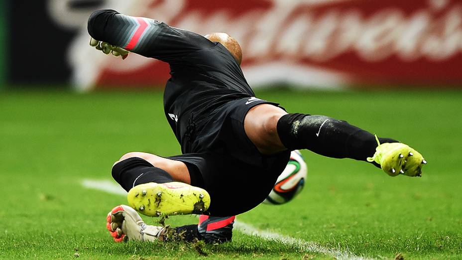 O goleiro americano Tim Howard, destaque do jogo entre Bélgica e EUA na Fonte Nova, em Salvador, pelas oitavas de final da Copa do Mundo