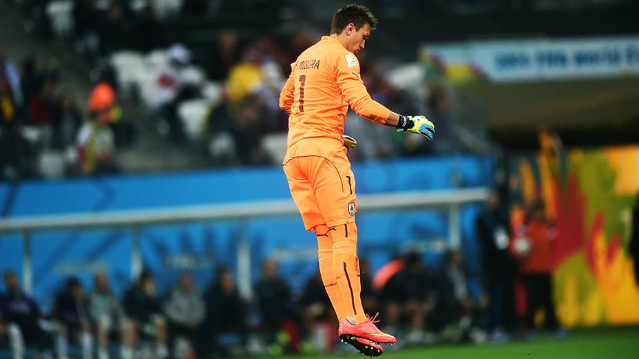 O goleiro Fernando Muslera, do Uruguai, durante o jogo contra a Inglaterra