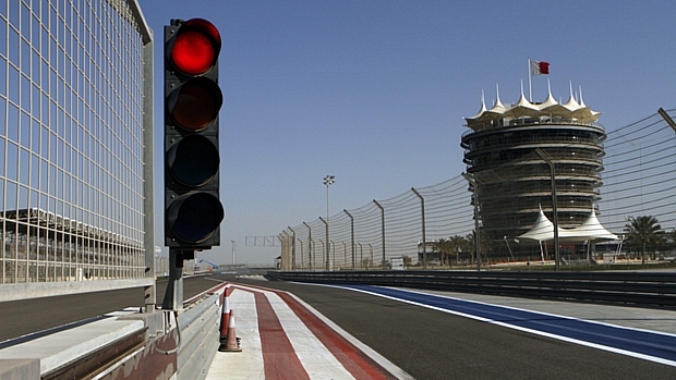 Após ser suspenso, Grande Prêmio do Barein 2011 é oficialmente cancelado: organização do evento declarou que não quer atrapalhar o calendário da Fórmula 1.
