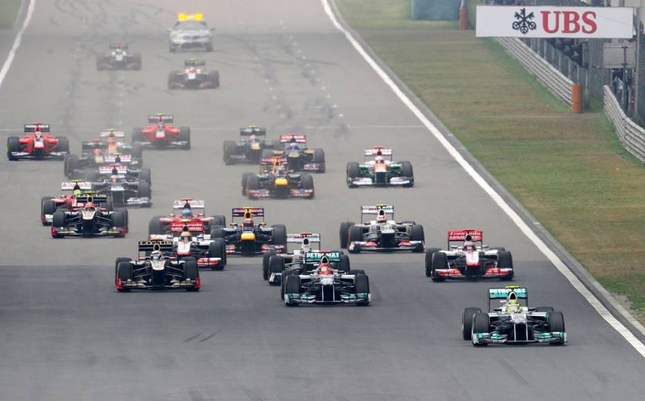 A largada do GP da China de Fórmula 1, em circuito de Xangai