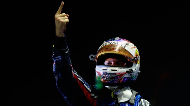 Faltando apenas um ponto para o bicampeonato, Sebastian Vettel comemora a vitória no GP de Cingapura