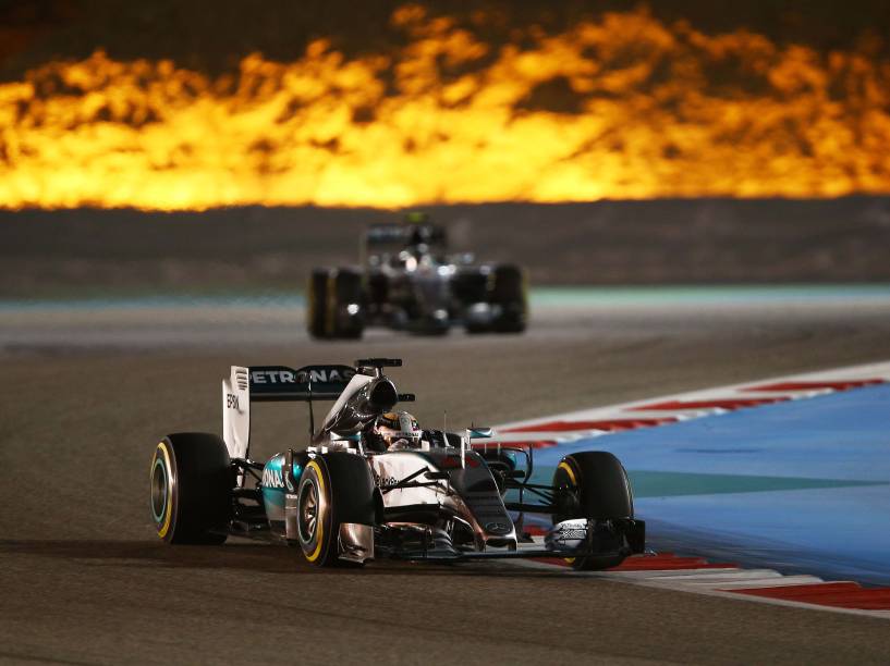 Lewis Hamilton da Mercedes vence Grande Prêmio do Bahrein de Fórmula 1, a terceira etapa da temporada 2015