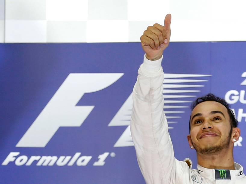 Lewis Hamilton da Mercedes vence Grande Prêmio do Bahrein de Fórmula 1, a terceira etapa da temporada 2015