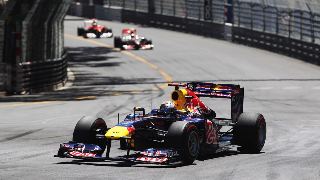 Sebastian Vettel lidera o GP de Mônaco, seguido por Jenson Button e Fernando Alonso