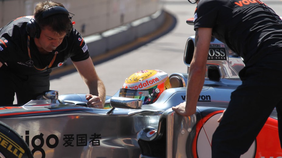 Piloto britânico Lewis Hamilton durante o treino classificatório do GP de Mônaco