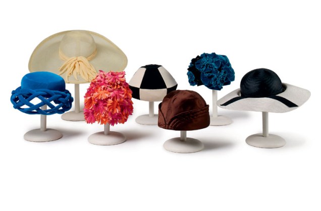 Seleção de chapéus que eram usados pela atriz.