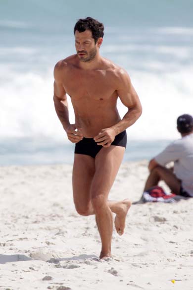Malvino Salvador durante gravação da novela Fina Estampa no Rio de Janeiro