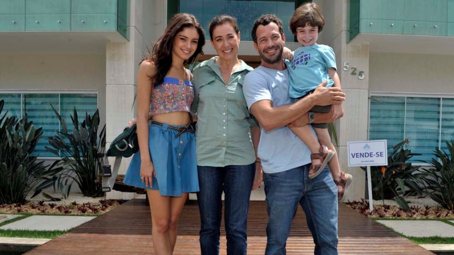 Sophie Charlotte, Lília Cabral, Malvino Salvador e Gabriel Pelícia nas gravações da novela Fina Estampa
