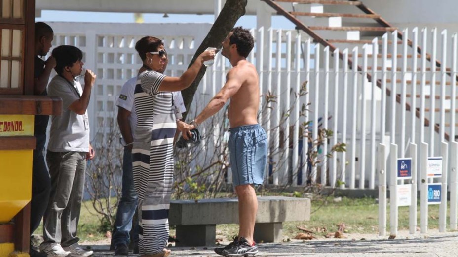 Malvino Salvador durante gravação na Barra da Tijuca, Rio de Janeiro